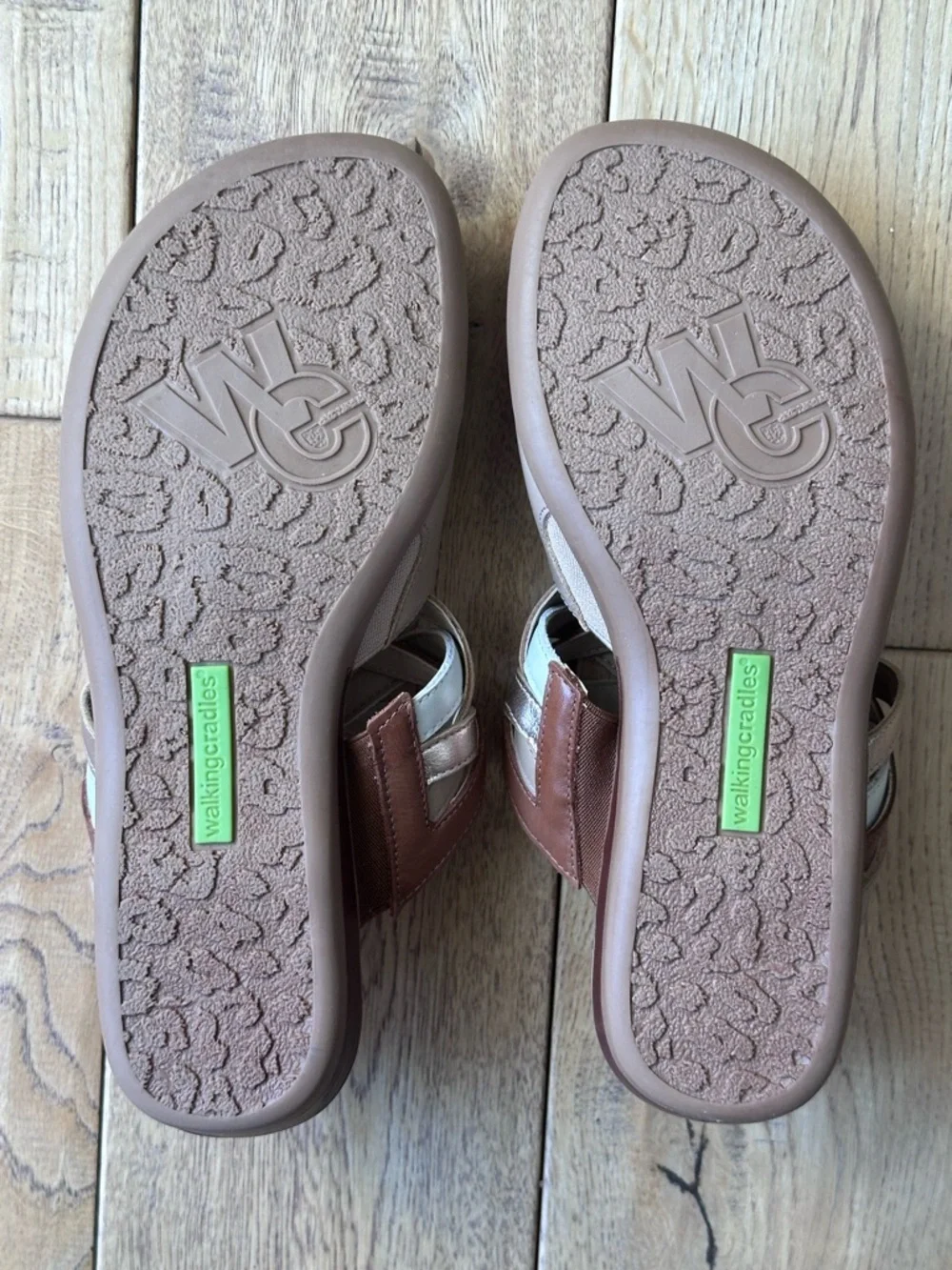 NEW Walking Cradles Cruz Sandals size 8W